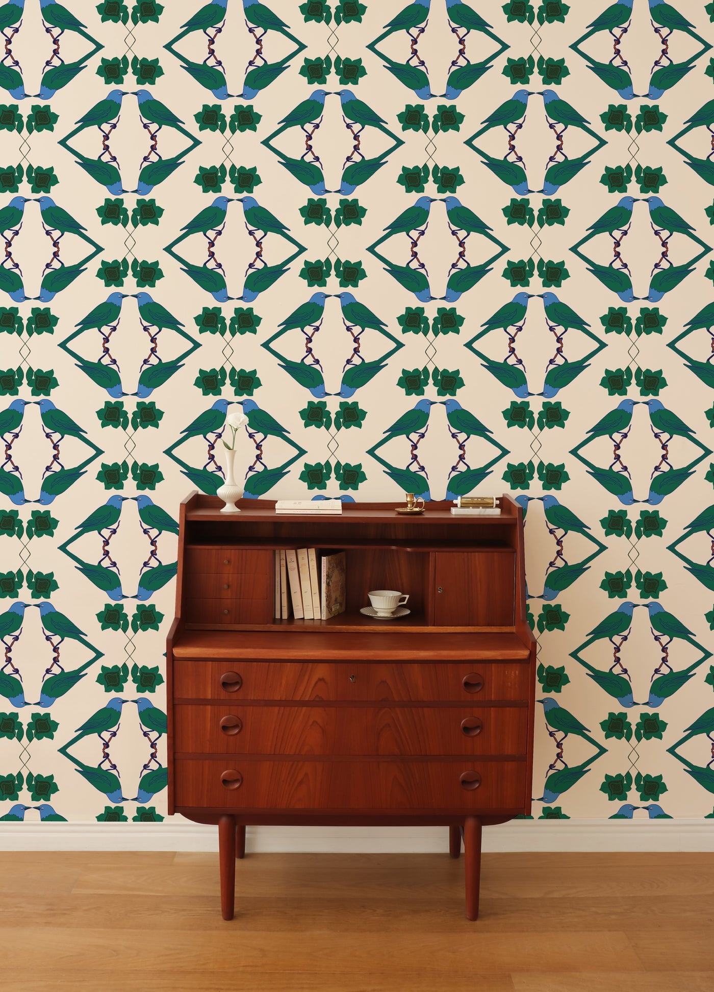 Polly Cream Wallpaper